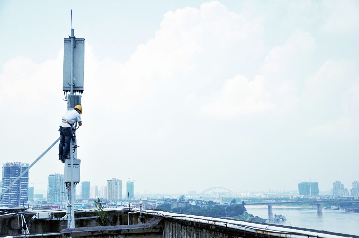 手機信號放大器|手機信號接收器一般距離基站多遠好？